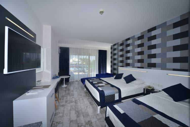 Smartline White City Beach Hotel